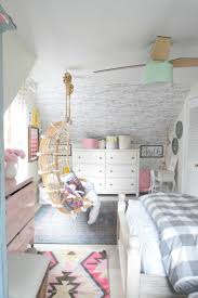 Browse bedroom decorating ideas and layouts. 14 Best Trendy Bedroom Decor And Design Ideas For 2021