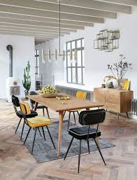 Chaise En Velours Jaune Et Metal Noir Maisons Du Monde En 2020 Meuble Deco Deco Maison Mobilier De Salon