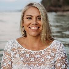 Kelly Anne's Instagram, Twitter & Facebook