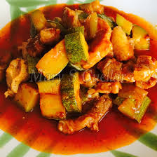 Bistec En Salsa Roja De Guajillo Calabacitas Con Puerco En Chile Colorado Receta Mary S Cuellar 1 Kilo De Pierna De Puercoen Pedazo Recetas De Comida Mexicana Comida Mexicana Recetas De Comida