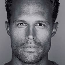 Eric Travis's Instagram, Twitter & Facebook