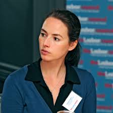 Elizabeth Grose's Instagram, Twitter & Facebook