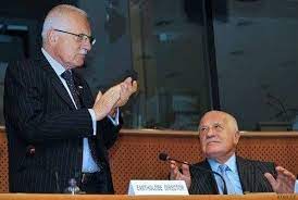 An academic economist by training, he was forced out of the academy of sciences after the soviet invasion of what was then czechoslovakia in 1968, after the prague spring. Posledni Skaut On Twitter Vaclav Klaus Mraz Tentokrate Prichazi Z Mezinarodniho Menoveho Fondu Https T Co Nwxwj3xpen