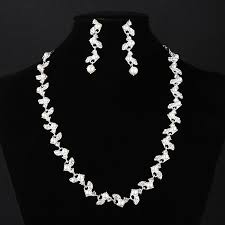 Gioielli per spose e damigelle. Acquista Gioielli Da Sposa Alla Moda Da Sposa Da Sposa Set Di Gioielli Da Sposa Collane E Orecchini Spose Gioielli Da Donna Fatti A Mano Accessori Abiti Jce025 A 17 28 Dal