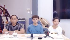 Sau những ồn ào vừa qua, mới đây, con trai nuôi của ca sĩ phi nhung là hồ văn cường đã có những chia sẻ trên trang cá nhân. Badvu3tmwszrvm