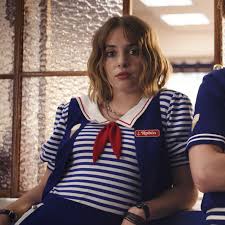 She is the daughter of actress uma thurman. New Stranger Things Star Maya Hawke Comes From Acting Royalty