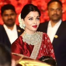 Aishwarya Rai Bachchan Aishwaryaraibachchan Aishwaryarai Aish Cuteaishwarya Beautyqueenaishwa Indian Wedding Fashion Aishwarya Rai Bachchan Aishwarya Rai