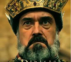 ويحتضن جامع علاء الدين كيكوبات التاريخي، الواقع في مركز المدينة، أضرحة السلاطين السلاجقة، في حين تحتوي مناطق أخرى من المدينة نحو وأشار إلى أن جامع السلطان السلجوقي علاء الدين كيكوبات، أو ما يعرف باسم جامع السلاطين، يعد من أقدم وأهم الآثار السلجوقية في. Ø¹Ù„Ø§Ø¡ Ø§Ù„Ø¯ÙŠÙ† ÙƒÙŠÙƒÙˆØ¨Ø§Øª ÙˆØ§Ø±Ø·ØºØ±Ù„