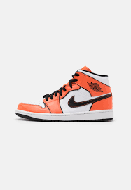 The jordan family dna is in all of us, with hard work, determination, swagger, and drive you can accomplish whatever you put your mind to, because you're here for a reason. Jordan Air 1 Mid Se Sneaker High Turf Orange Black White Orange Zalando De