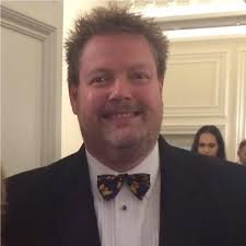 After almost 10 months of futile resistance, I've finally joined “die  Berliner Bruderschaft” 😎