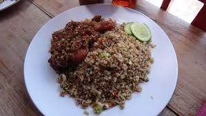 Selain itu rasa legit kecap manis bikin nasi goreng ini makin enak disuap. Jangan Buat Hal Restoran Nasi Goreng Rempah Mafia Port Samseng Berkumpul Selera Mstar