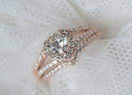 Heart Halo Diamond Wedding Ring Set In 14k Rose Gold Diamond Wedding Rings Sets Wedding Ring Sets Vintage Engagement Rings