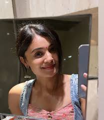 Dear August 🫶🏻rain is cool but let's keep it nice to my hair, no frizz,  please 🥹❤️