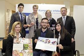 Unsere mitarbeiter stehen für uns im mittelpunkt, denn sie machen die deutsche bank zu dem, was sie ist. Deutsche Bank Mitarbeiter Unterstutzen Das Kinder Und Jugendhospiz Kinder Und Jugendhospiz Bethel