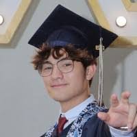 Lee Carleton's Instagram, Twitter & Facebook