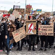 Wenn wir die abtreibung von der menschheit perspektive zu sehen, ist es wirklich eine straftat. Abtreibungsgesetz In Polen Interview Mit Abortion Dream Team Politik Jetzt De