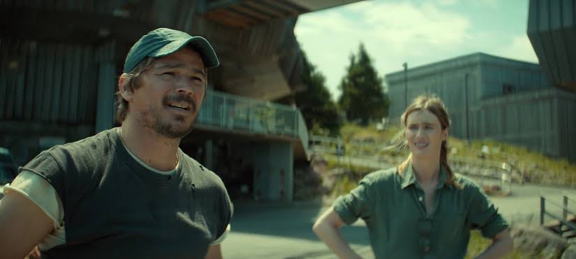 Josh Hartnett Fights to Protect Son Charlie Heaton in Netflix's Sea Creature  Thriller 'Below' - Watch the Trailer | Just Jared - Celebrity News and  Gossip | Entertainment