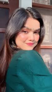 Ek bindi Jo badal de apki duniya😜 #trendingreels #trending #bindi  #oldisgold #oldsongs #90s , #reelitfeelit