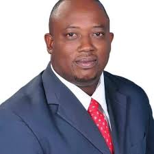 Me informan que el dirigente comunitario Eduard Inirio, se encuentra grave  en el Centro Medico Real de la capital. Segun una fuente, el mismo fue  operado y luego de la cirugia a