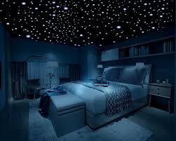 Bedroom With A Cool Vibe Glow In The Dark Ceiling Stars Be Decoraciones De Interiores Dormitorios Diseno Interior De Dormitorio Decoraciones De Dormitorio