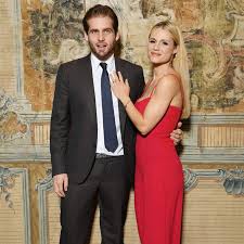 Michelle hunziker hat das schlagerfestival von sanremo in italien eröffnet. Michelle Hunziker Und Tomaso Trussardi Bittere Ehe News Nach 4 Jahren Intouch