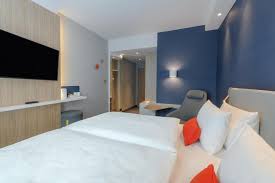The hotel is located across the street from the quartier bleu shopping centre. Holiday Inn Express Goettingen An Ihg Hotel Gottingen Aktualisierte Preise Fur 2021