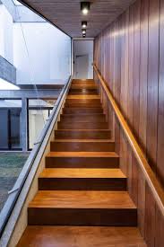 Hay quienes prefieren que las escaleras estén realizadas con escalones altos y en tramos pequeños, pero esto no es del todo práctico para personas mayores ni niños pequeños. 111 Escaleras De Diseno Para Un Interior Moderno 333 Imagenes Artfacade