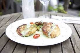 Dazu eine vielzahl von verschiedenen rohkostkreationen wie kuchen, pralinen, riegel sowie rohkostspeisen wie lasagne, burger. Vegane Kuche In Frankfurt Die Besten Adressen Prinz