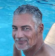 Preferences for Uncut Men with Diverse Backgrounds