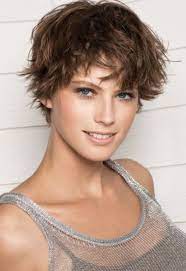 After that, she appeared with a new hairdo in a public place, and since it was considered trendsetter, long feminine hairstyles for men immediately became the standard of beauty for women. 10 Short Feminine Hairstyles Hairstyles Weekly