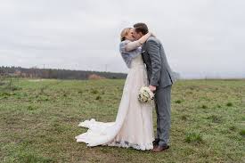 Strickjacke vorne kurz hinten lang. Heiraten Im Winter Hochzeitsfotograf Brandenburg Hochzeitsfotograf