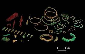 Avis sur la livraison la boutique du fouilleur, sav, prix, qualité des produits. Depuis Des Siecles A Tavers Loiret Le Tresor Gaulois Etait Cache Dans Le Pre Par Toutatis Orleans 45000