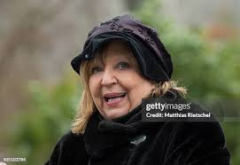 15 Photos & High Res Pictures