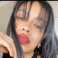 Carol Estrada's Instagram, Twitter & Facebook