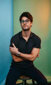 Find and save images from the darren criss collection by heℓeηa :) (helenatr13) on we heart it, your everyday app to get lost in what you love. Darren Criss On Bringing Broadway And Pop Culture Together For Elsie Fest Scratching His Itchiest Itch Writing For Musical Theater Broadway Buzz Broadway Com