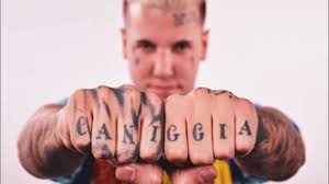 Yo me alimento a base de milangas dice @alexcaniggia en #masterchefargentina ¿habrá elegido bien los ingredientes en la cinta transportadora para hacer la milanesapeee? Alex Caniggia Cuando Tenga 30 Anos Voy A Ser Presidente Rosario3