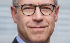 Heads (EN) • Table.Briefings