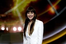Dakota johnson official twitter page instagram dakota johnson official twitter page instagram: Dakota Johnson Had The Best Response After Being Financially Cut Off From Her Father Indy100 Conversations
