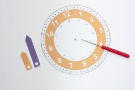 Hacer muebles con cartón es, en definitiva, una económica y original forma de decoración para el hogar o el lugar de trabajo. Reloj Para Imprimir Gratis Cosas Molonas