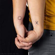 U žen a mužů dračí tetování, vypadají skvěle s žabky a na pláži malé tetování. Tetovani Na Zapesti In 2021 Tattoo Prague Home Tattoo Tattoos