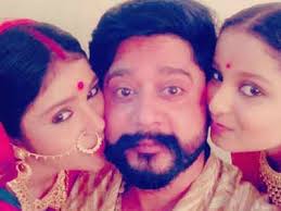 Actor Gazi Abdun Noor shares a candid moment with co-stars, see pics