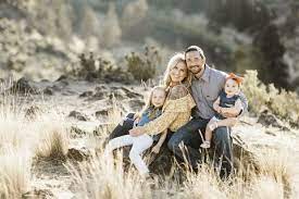Family Portrait Session Smith Rock Family Portraits Bend Or Portrait Photographer Rock Family Portrait Photographers Family Portraits