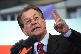 Dunkle Augen mit goldgelber Mitte