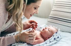 Og når babyen gråter betyr det at den er trist, føler frustrasjon eller ubehag, sier ellen foss. Babyens Signaler Og Behov