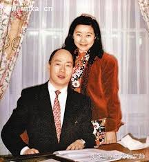 07年4月3日 龔如心癌病逝世，終年70歲 07年6月4日 龔家指龔如心生前已立遺囑，全數納入華懋慈善基金 07年4月19日 陳振聰透過律師發聲明，指陳為龔. äºžæ´²å¥³é¦–å¯Œ èº«å®¶å¹¾ç™¾å„„æœˆèŠ±åƒ…ä¸‰åƒ è€å…¬è¢«ç¶æž¶æ­å·´å£«å ±è­¦ å»çµ¦æƒ…äºº21å„„ æ¯æ—¥é ­æ¢