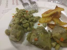 Avete tante fave fresche da cucinare e vorreste preparare un contorno sfizioso che piaccia a tutta la famiglia? Contorno Di Fave In Umido Carciofi Lessi E Patate Al Forno Picture Of Osteria Agnese Macerata Tripadvisor
