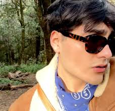 Otro capítulo más en la vida de un locodesesperado, de Jared. Los colores,  los azules, mi vida y sus matices. Cada foto una memoria guardada en esta  mente que a veces olvida las llaves, pero nunca, ...