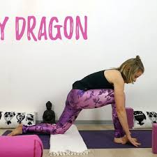 Yin Yoga Positionen Erklart Der Drache Dragon Pose Und Varianten Yoga Positionen Yin Yoga Yoga