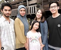 Top 10 artis malaysia paling seksi dan nampak murahan !!! Artis Malaysia Ini Diprotes Netizen Karena Terlalu Seksi