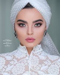 توربان عروس 40 مدل توربان عروس شیک با ساتن گیپور و مروارید Wedding Dresses Images Wedding Hijab Styles Bridal Makeup Looks